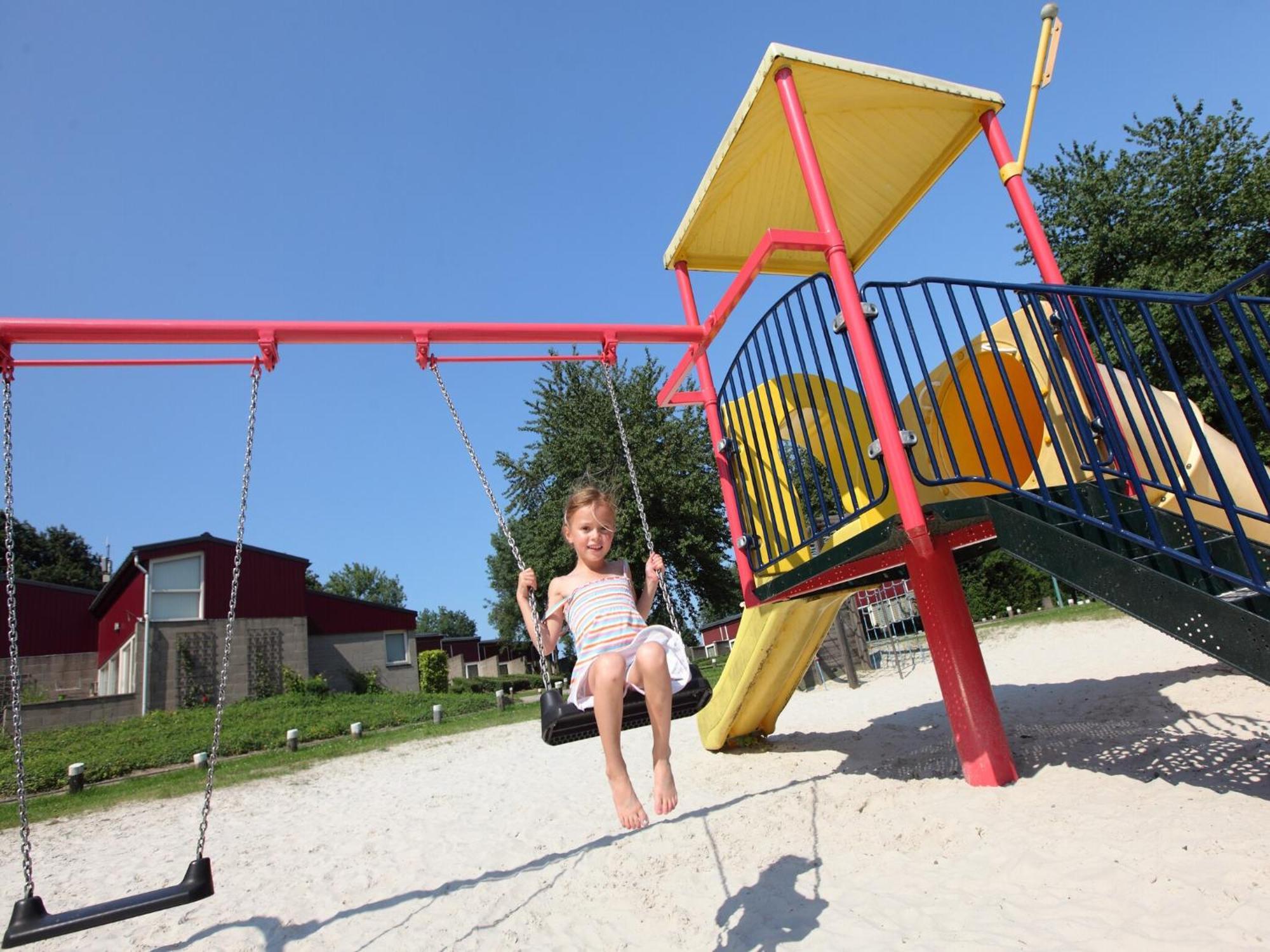 Nice Bungalow With Sauna And Bubble Bath, On A Holiday Park, 4 Km Valkenburg Villa Walem Bagian luar foto